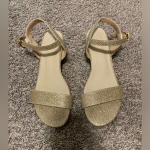 Gold chunky low heel size 6.5 LIKE NEW